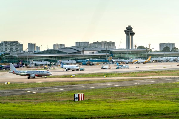 Discover the charm of cotswolds: your complete guide to an unforgettable walking tour of historic market towns